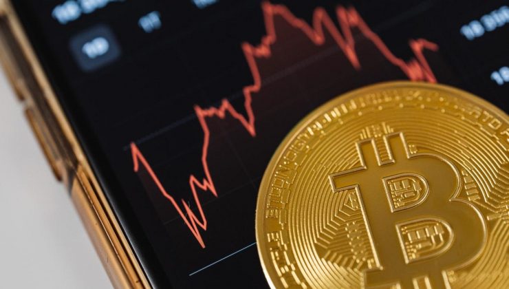 Bitcoin news: maratona recupera meno della metà 