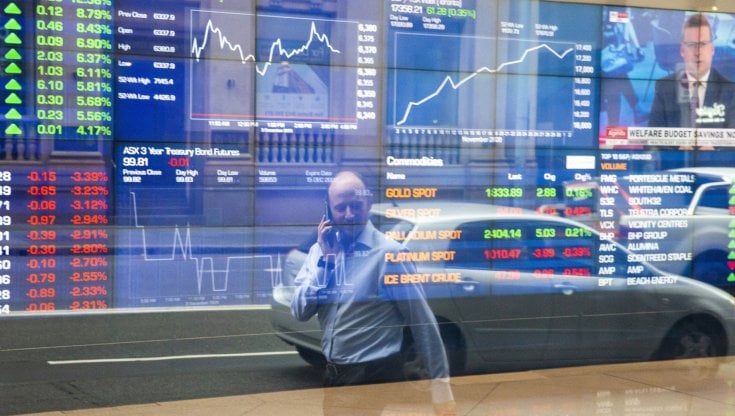 Azioni e futures in calo 