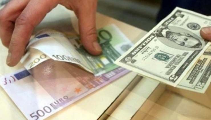 Azione dei prezzi sul dollaro naviga nei minimi plurimensili 
